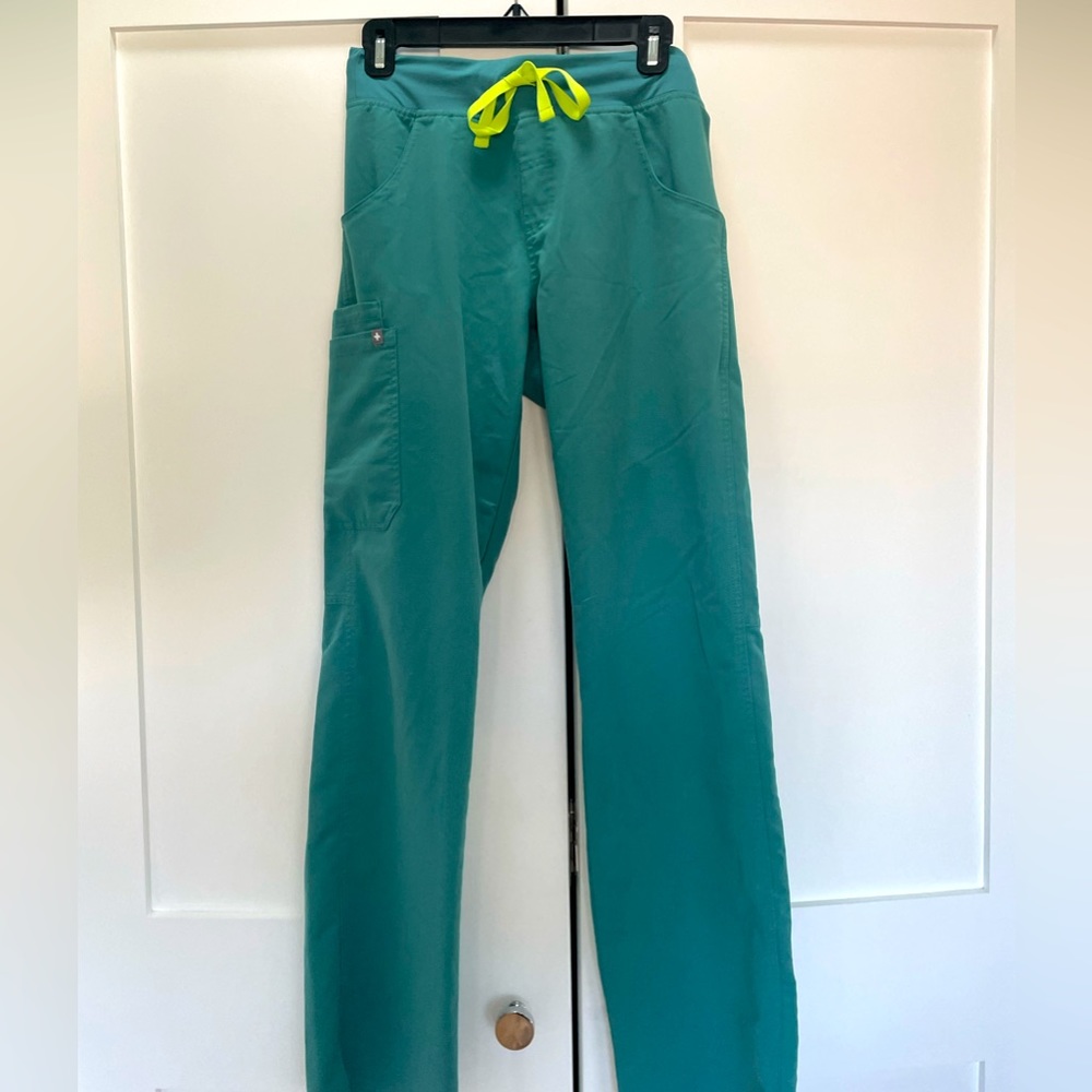 Women’s FIGS kade pants small TALL